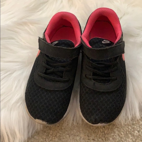 Nike sneakers for kids - Picture 3 of 7